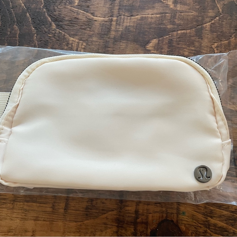 Everywhere belt bag